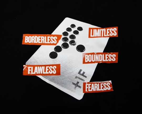 RED TAPE LIMITLESS TEE / BLACK