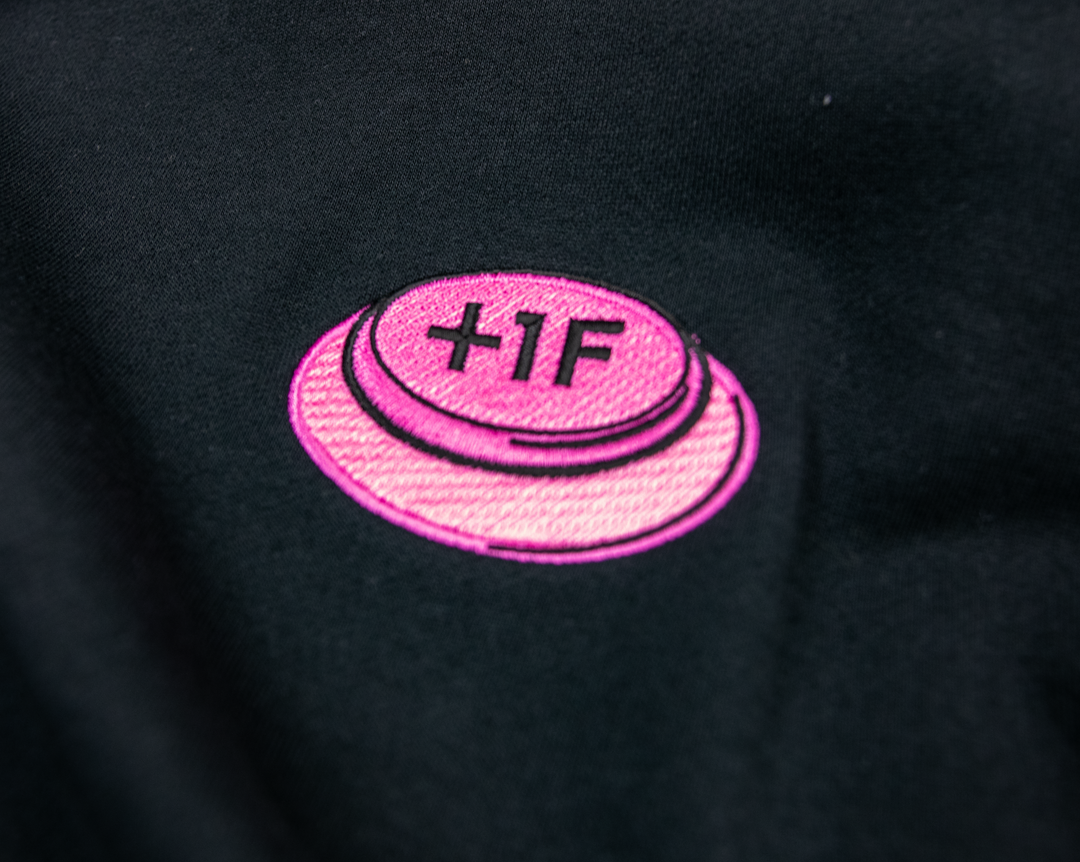 BUTTON LOGO HOODIE / BLACK