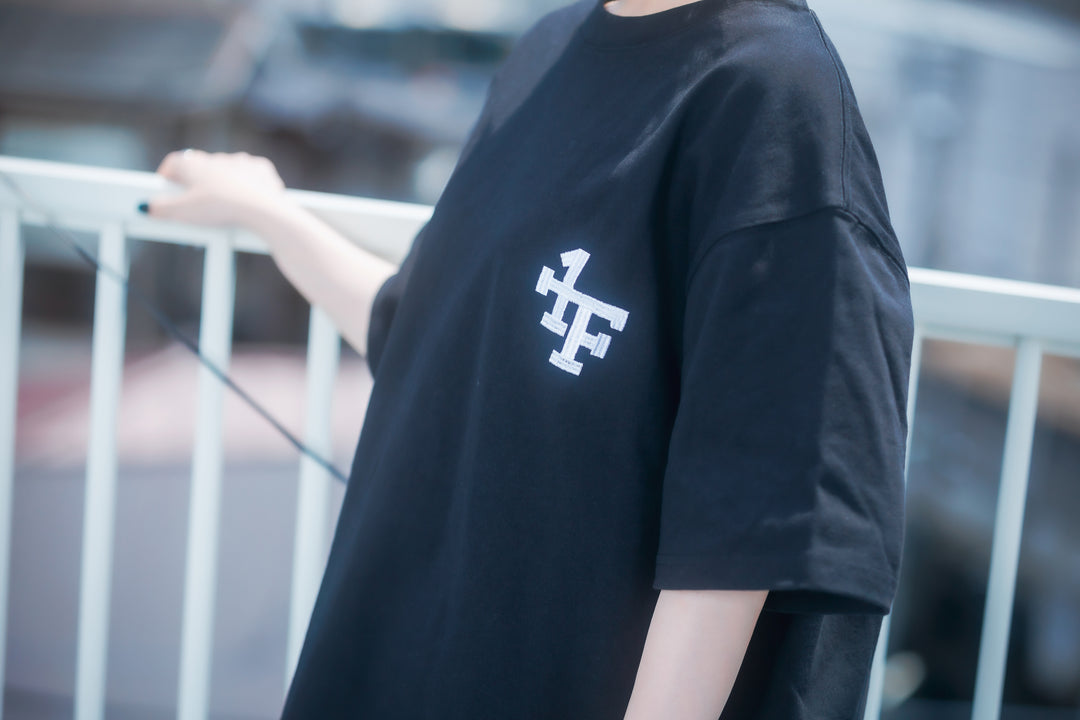 +1F MONOGRAM LOGO TEE/BLACK