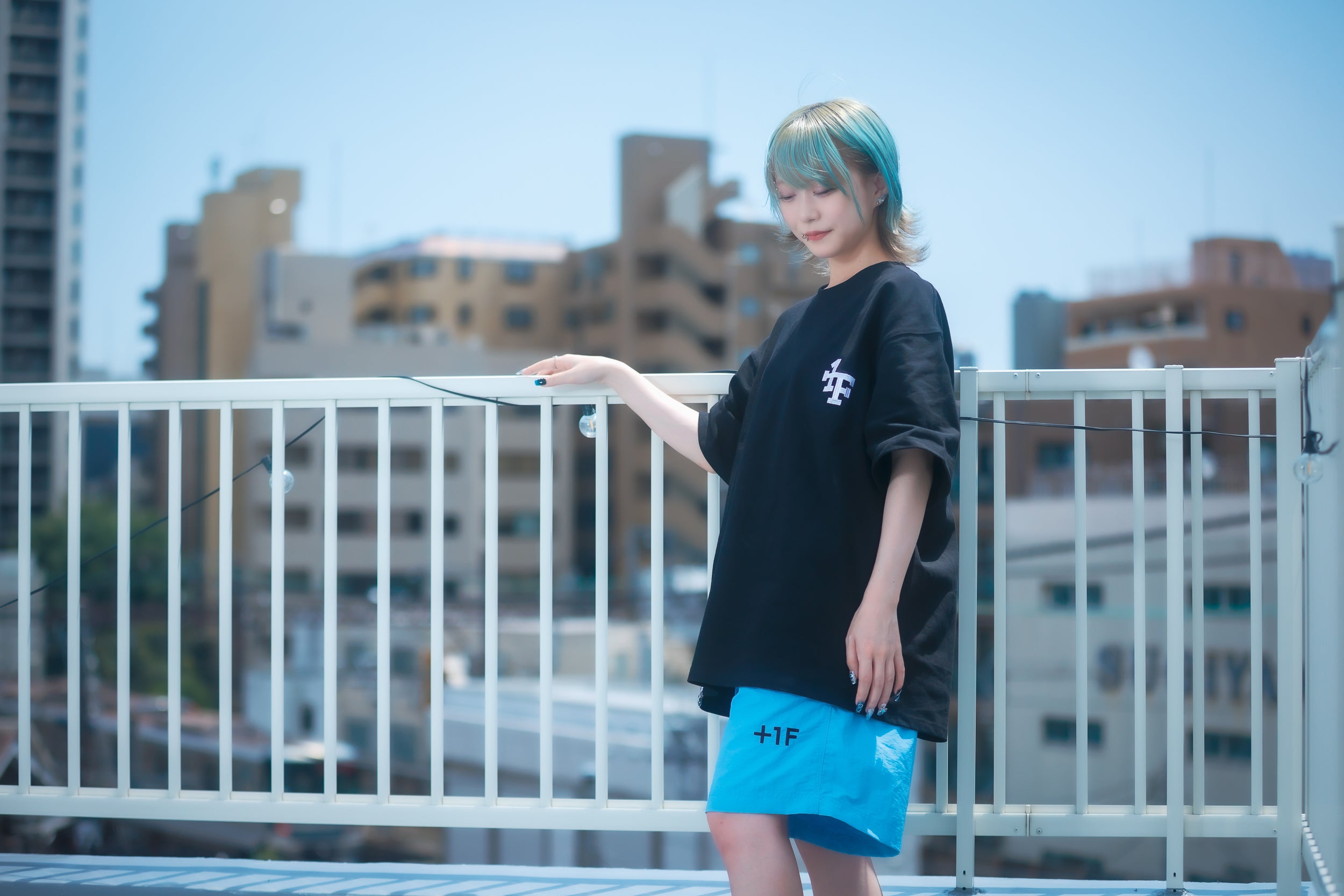 1F