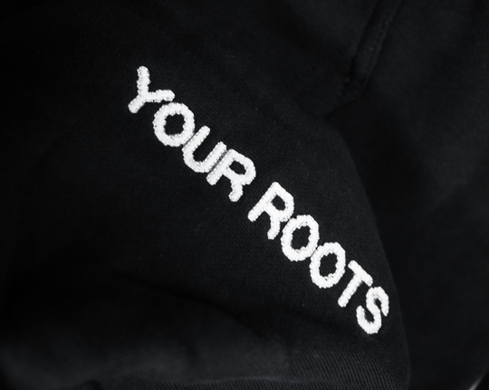 YOUR ROOTS HOODIE / BLACK