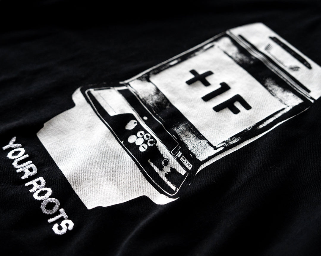 YOUR ROOTS TEE / BLACK