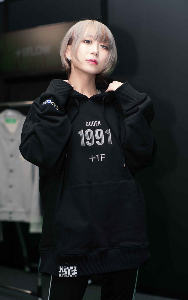 STREET FIGHTER II +1F CODEX 1991 HOODIE / BLACK
