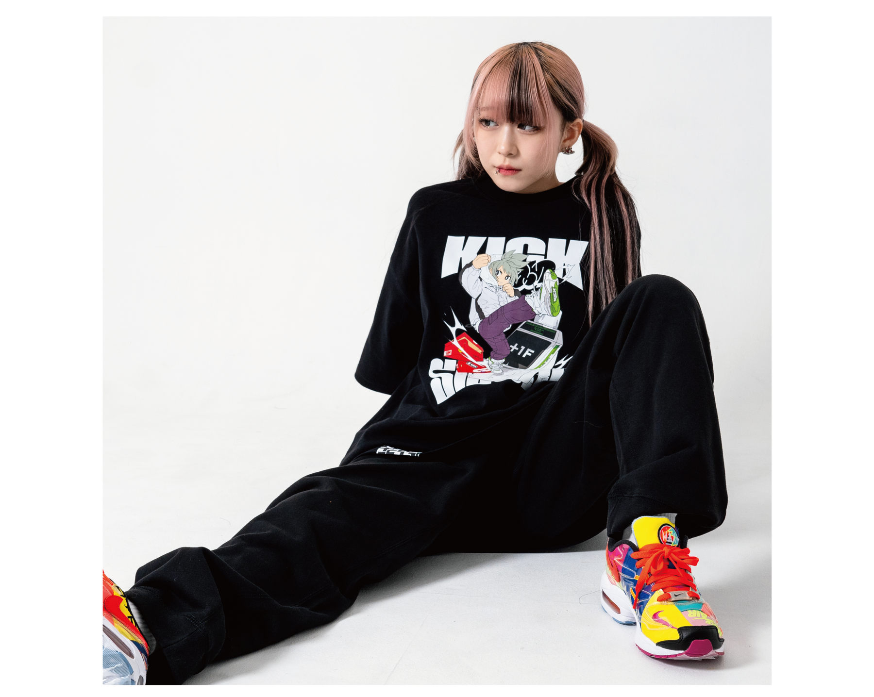 1F KICK chan +1F TEE | KICKちゃんコラボ Tシャツ 黒 1F KICK chan +1F TEE | KICKちゃんコラボ Tシャツ 黒